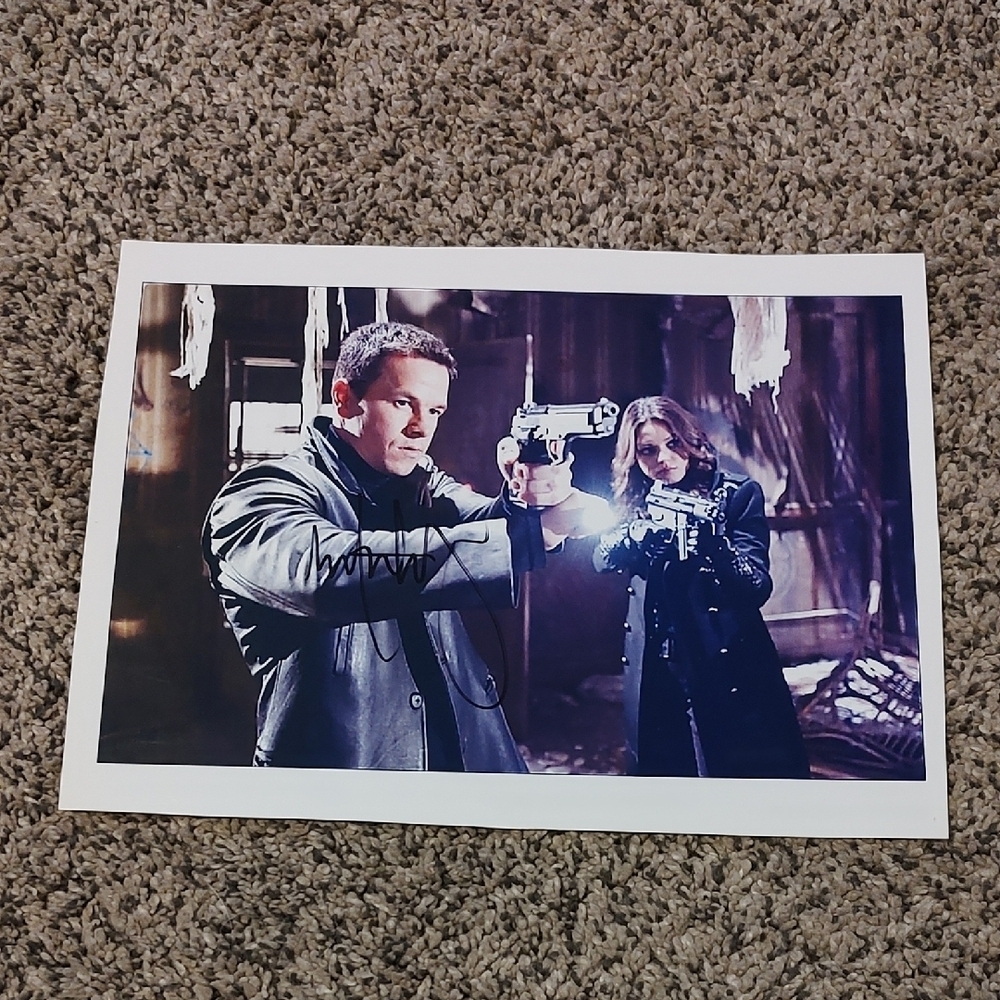 MARK WAHLBERG Signed Autograph Photo